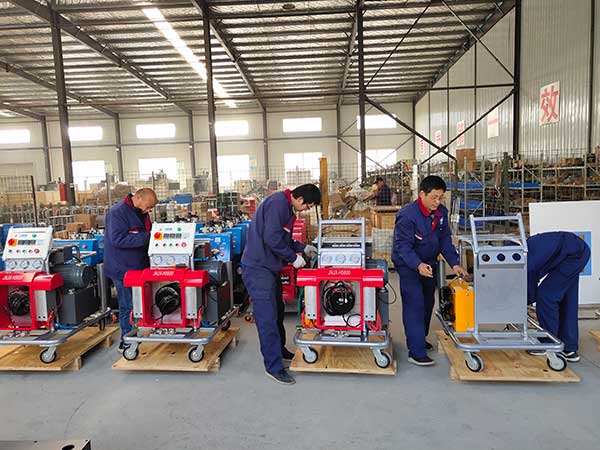 聚脲噴涂機JNJX-H5800型(圖4) 濟南九旭聚脲噴涂機產品裝配中心