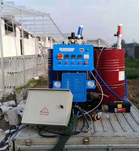 河南聚氨酯噴涂機養(yǎng)殖業(yè)保溫板發(fā)泡案例