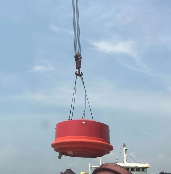 防腐聚脲涂料(圖1) 鋼質(zhì)浮筒防腐聚脲涂料施工案例