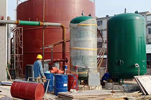 除鹽水箱聚脲噴涂防腐施工噴涂設備(圖3) 除鹽水箱聚脲噴涂防腐施工