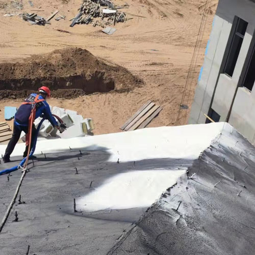 聚氨酯硬泡h5600硬度 硬質聚氨酯泡沫發泡機(圖4) 屋面保溫聚氨酯硬泡泡沫發泡案例