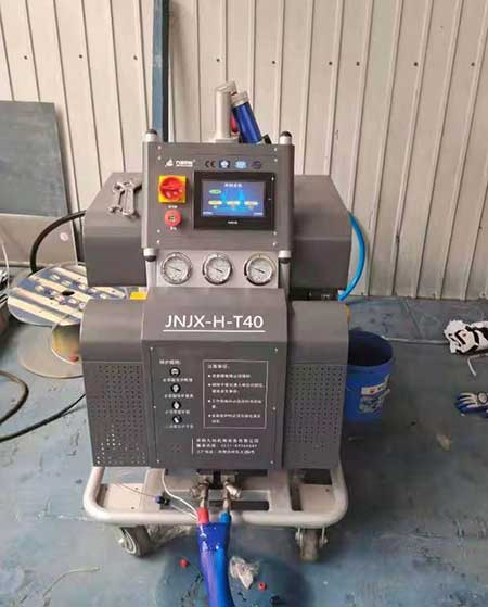 T40(圖2) T40聚氨酯噴涂發泡機